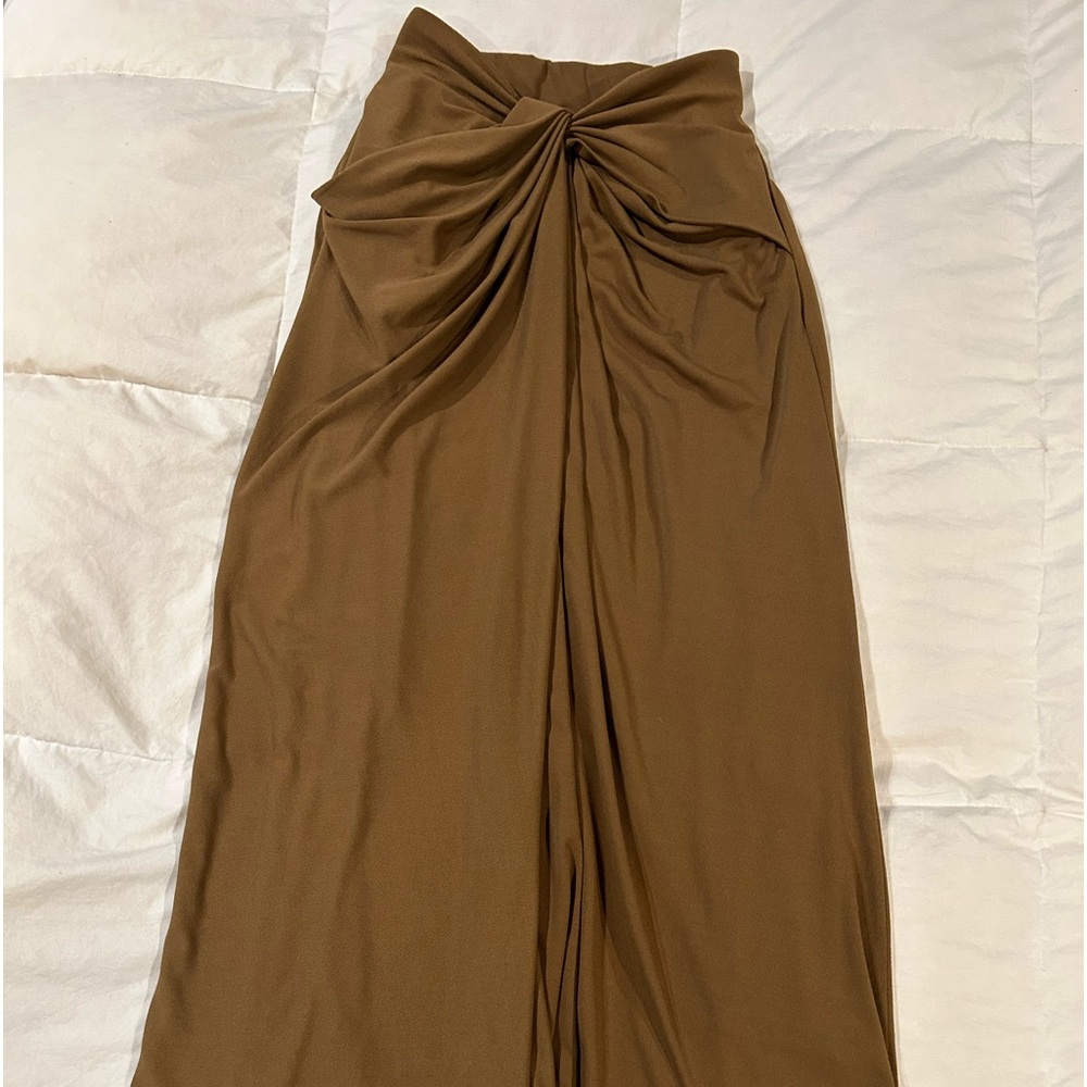 Low rise twist skirt